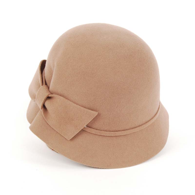 Accesorios Sombreros y gorras Sombreros de vestir Sombreros cloché Sombrero cloche de mujer confeccionado en piel "Malvina" piel de invierno con tocado estilo vintage 