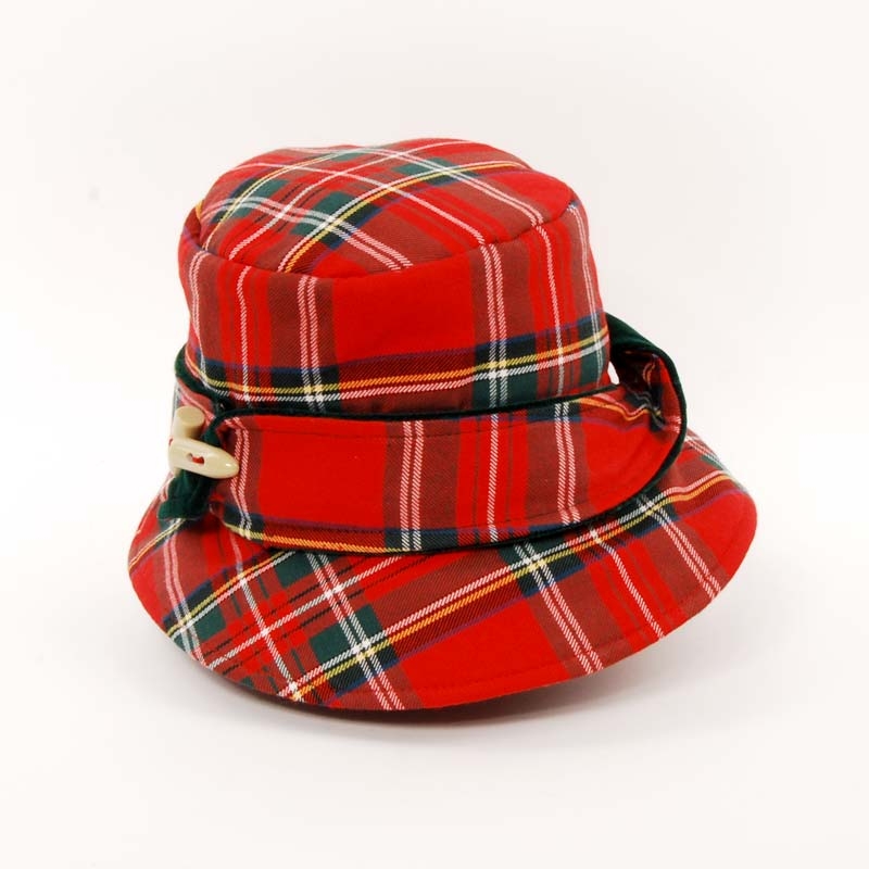 Sombrero cuadro escoces rojo.
