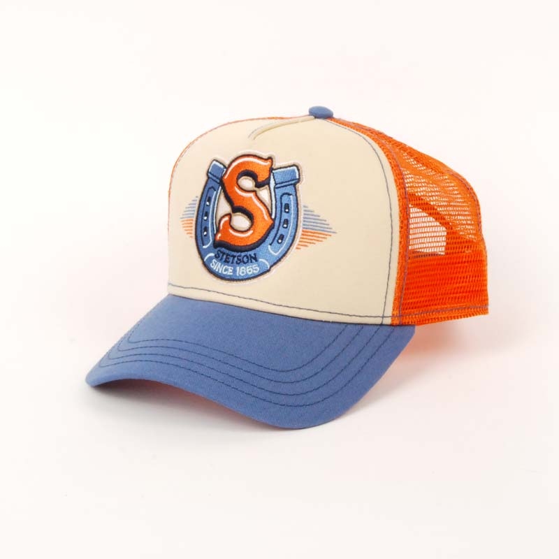 Gorra visera baseball, marca STETSON, con rejilla en color naranja, azúl y beige, verano.