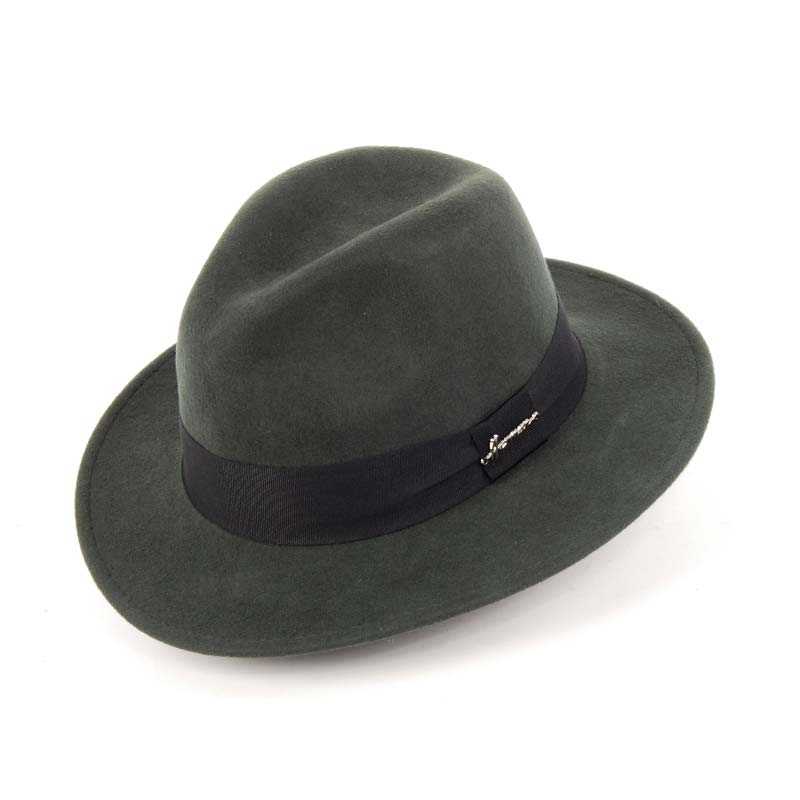 sombrero de sport en color verde.